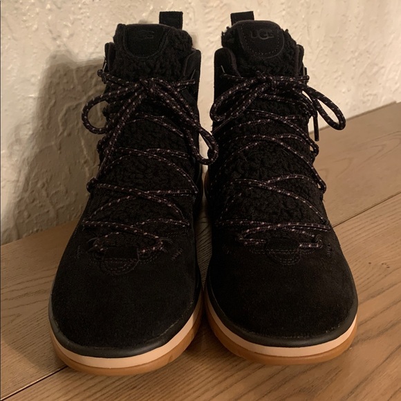 UGG Lakesider Heritage Mid Ankle Boots - Picture 1 of 7